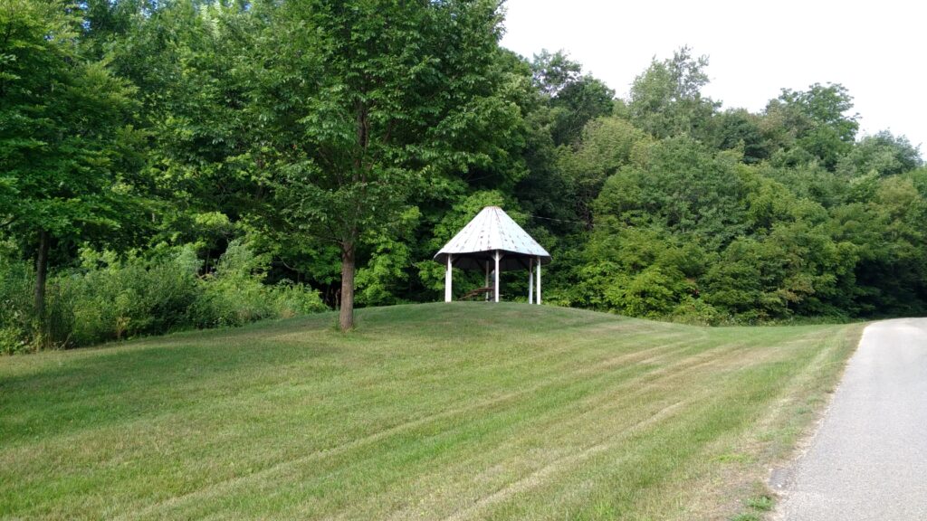 Corncrib picnic shelter
